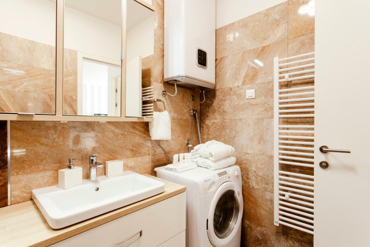 New Luxury Apartment Nives On Seaside Split Eksteriør bilde
