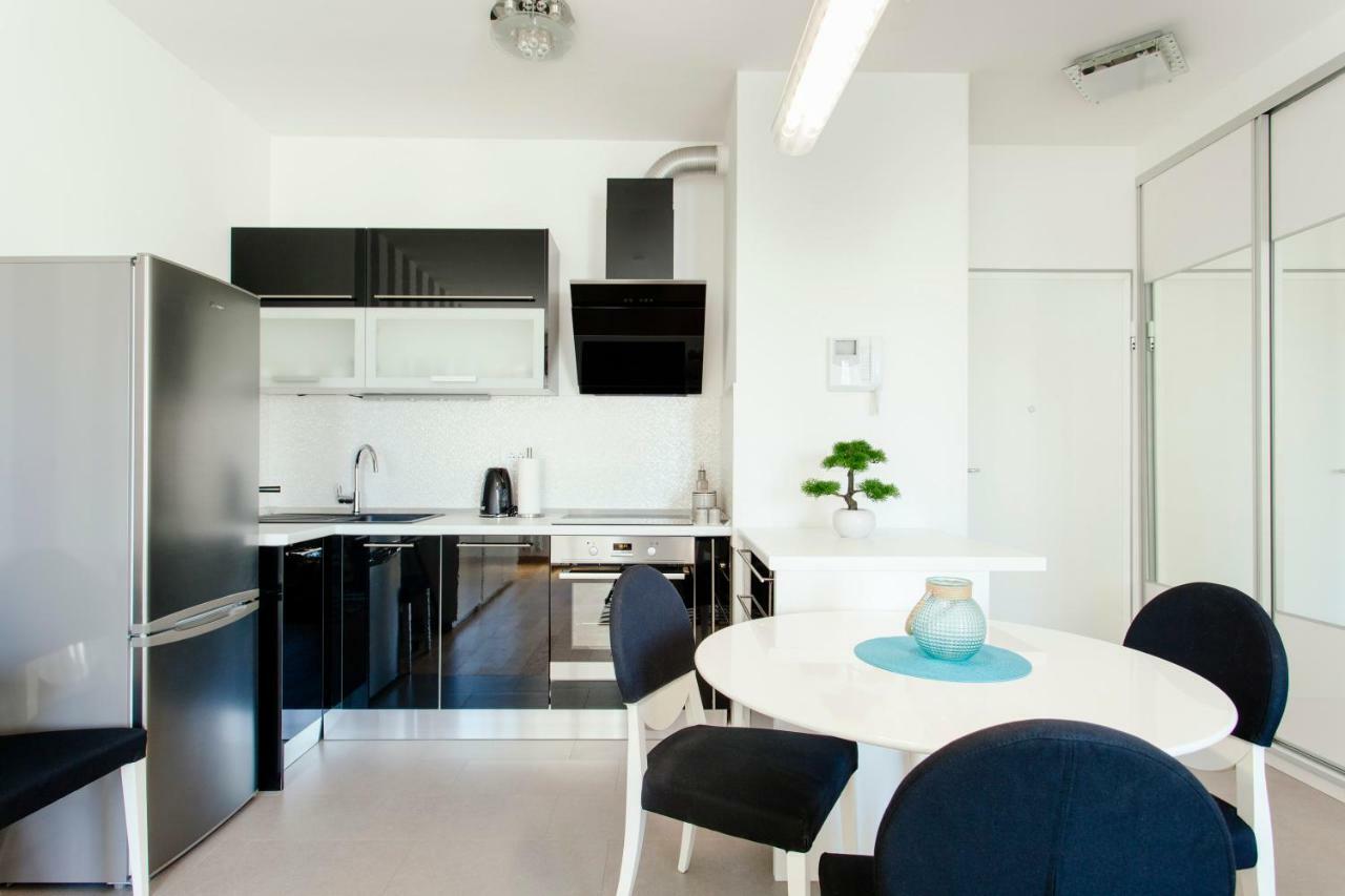 New Luxury Apartment Nives On Seaside Split Eksteriør bilde