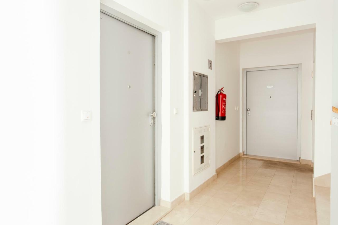 New Luxury Apartment Nives On Seaside Split Eksteriør bilde