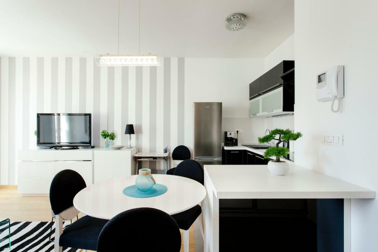 New Luxury Apartment Nives On Seaside Split Eksteriør bilde